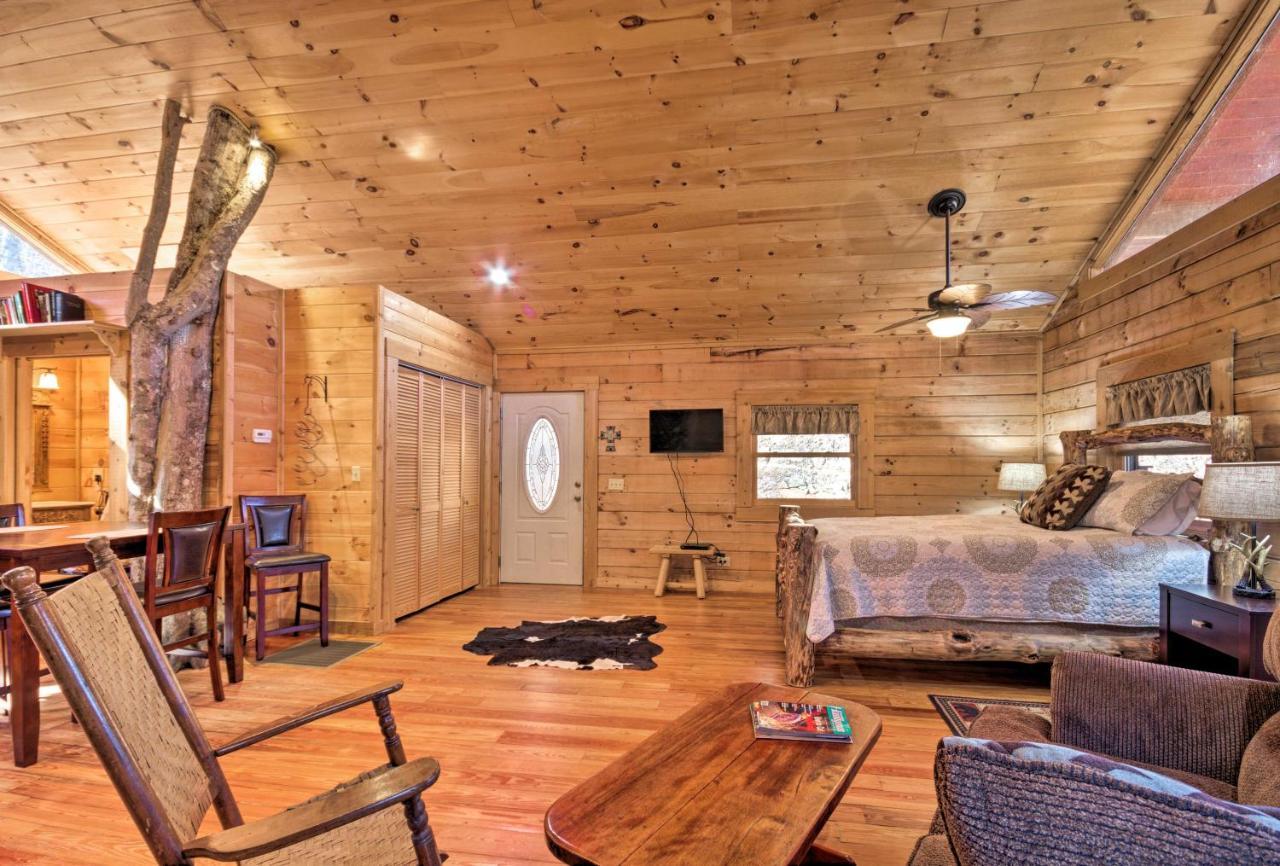 Bryson City Cabin With Wraparound Deck And Hot Tub Dış mekan fotoğraf