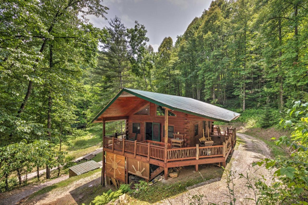 Bryson City Cabin With Wraparound Deck And Hot Tub Dış mekan fotoğraf
