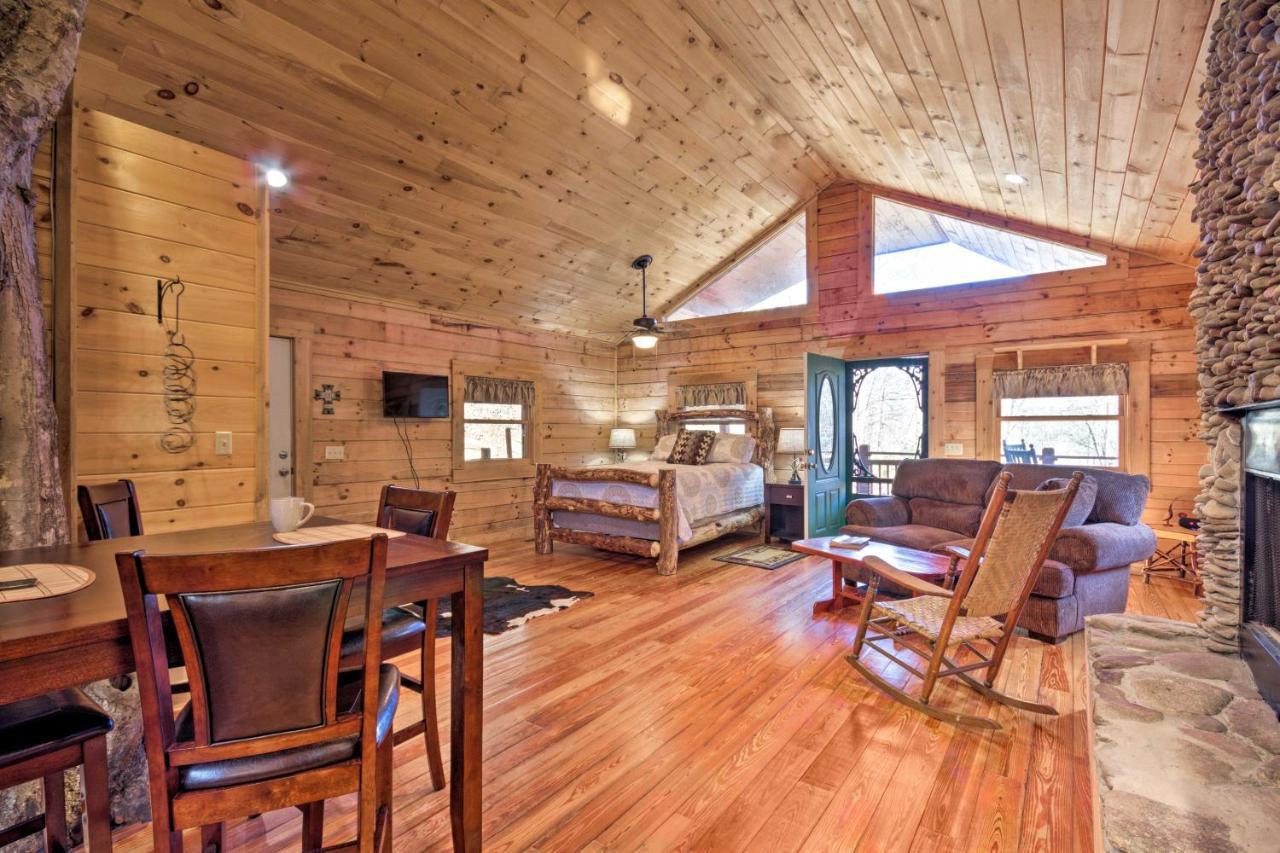 Bryson City Cabin With Wraparound Deck And Hot Tub Dış mekan fotoğraf