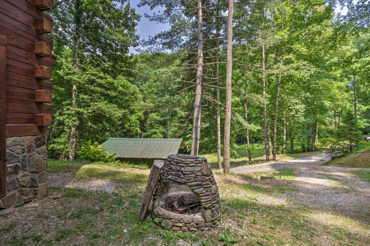 Bryson City Cabin With Wraparound Deck And Hot Tub Dış mekan fotoğraf