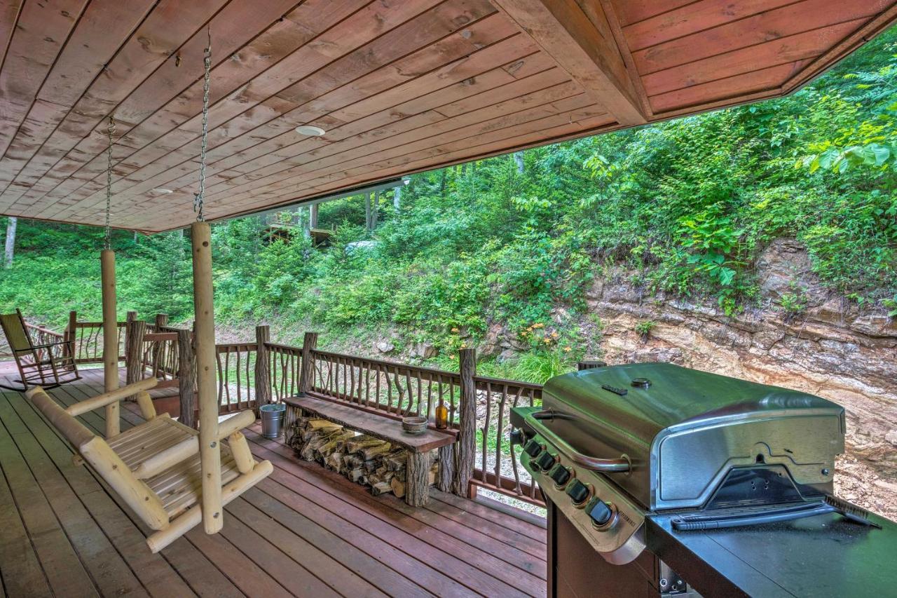 Bryson City Cabin With Wraparound Deck And Hot Tub Dış mekan fotoğraf