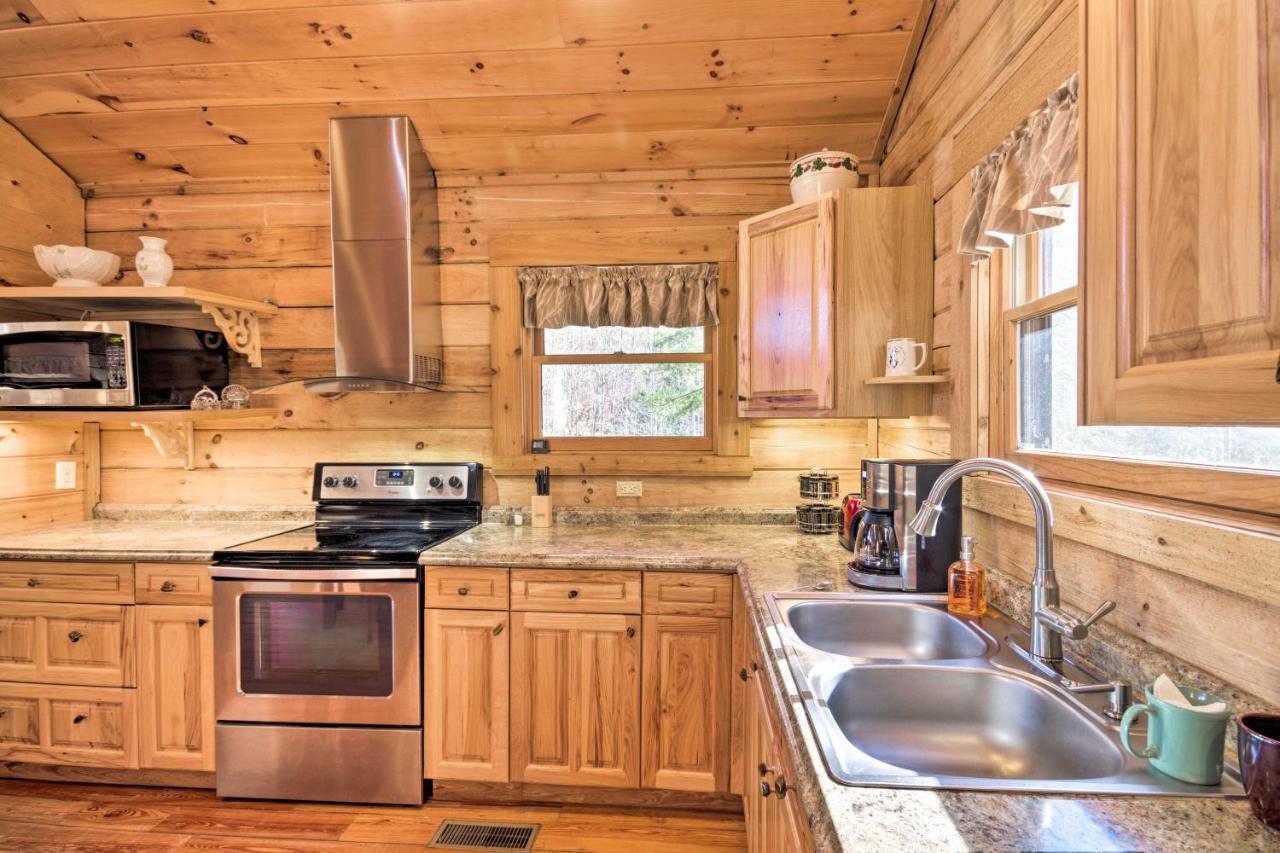 Bryson City Cabin With Wraparound Deck And Hot Tub Dış mekan fotoğraf